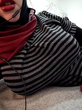 Snapshot of Malak-26 chatting on 03/14/26, 11:10 Malak-26 online show from 03/14/26, 11:10