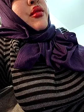 Snapshot of Malak-26 chatting on 03/15/26, 08:59 Malak-26 online show from 03/15/26, 08:59