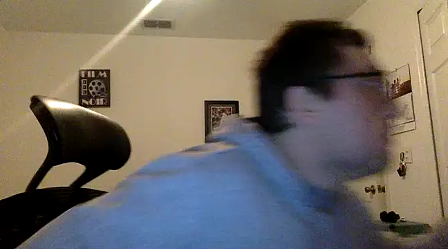 Snapshot of Milflover96 chatting on 02/14/25, 12:09 Milflover96 online show from 02/14/25, 12:09