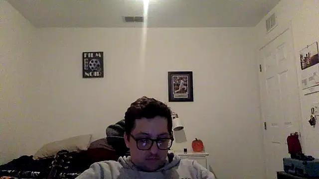 Snapshot of Milflover96 chatting on 02/16/25, 05:48 Milflover96 online show from 02/16/25, 05:48