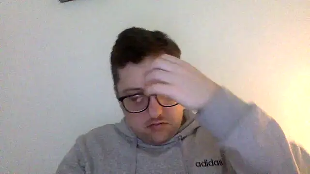 Snapshot of Milflover96 chatting on 02/19/25, 06:32 Milflover96 online show from 02/19/25, 06:32