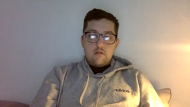 Snapshot of Milflover96 chatting on 02/21/25, 05:20 Milflover96 online show from 02/21/25, 05:20