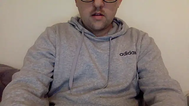 Snapshot of Milflover96 chatting on 02/24/25, 03:53 Milflover96 online show from 02/24/25, 03:53