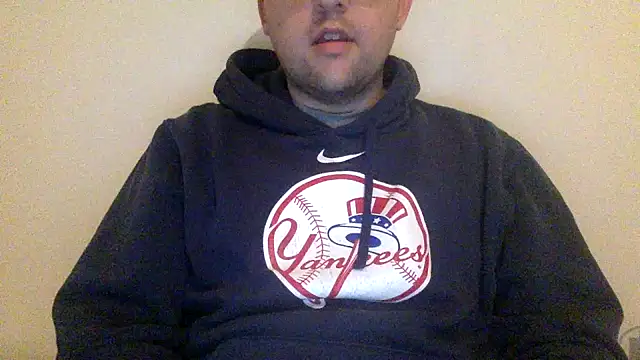 Snapshot of Milflover96 chatting on 03/05/25, 12:49 Milflover96 online show from 03/05/25, 12:49