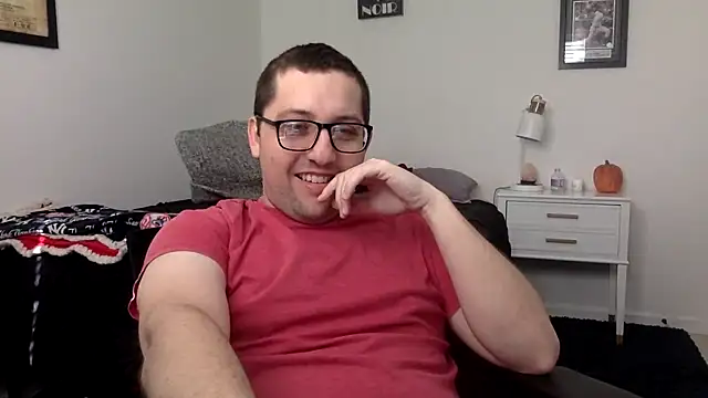 Snapshot of Milflover96 chatting on 03/05/25, 08:53 Milflover96 online show from 03/05/25, 08:53