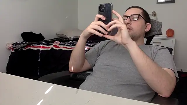 Snapshot of Milflover96 chatting on 03/06/25, 09:31 Milflover96 online show from 03/06/25, 09:31