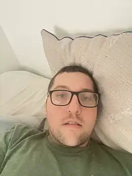 Snapshot of Milflover96 chatting on 03/08/25, 09:29 Milflover96 online show from 03/08/25, 09:29