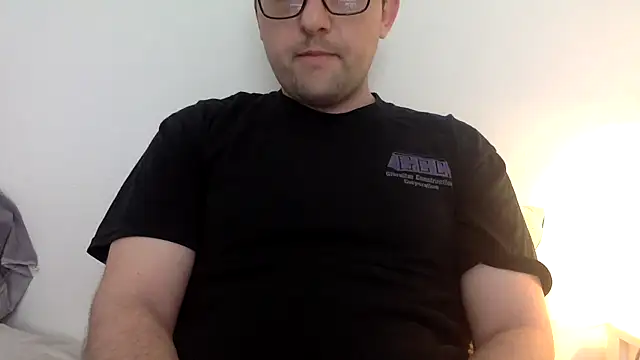 Snapshot of Milflover96 chatting on 03/11/25, 08:09 Milflover96 online show from 03/11/25, 08:09