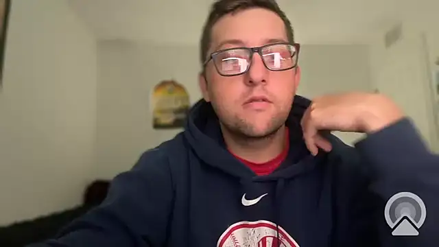 Snapshot of Milflover96 chatting on 09/08/25, 03:22 Milflover96 online show from 09/08/25, 03:22