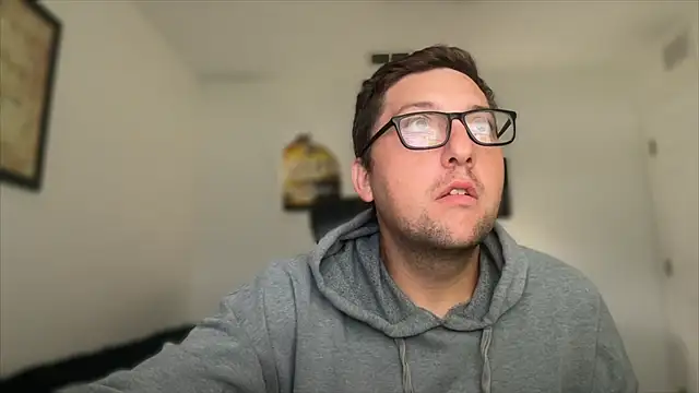 Snapshot of Milflover96 chatting on 10/10/25, 02:38 Milflover96 online show from 10/10/25, 02:38