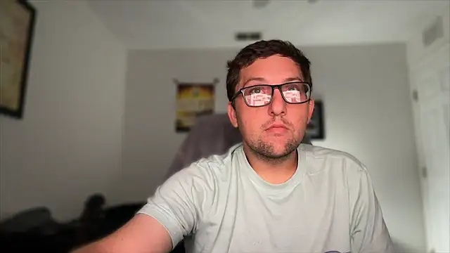 Snapshot of Milflover96 chatting on 11/16/25, 12:27 Milflover96 online show from 11/16/25, 12:27