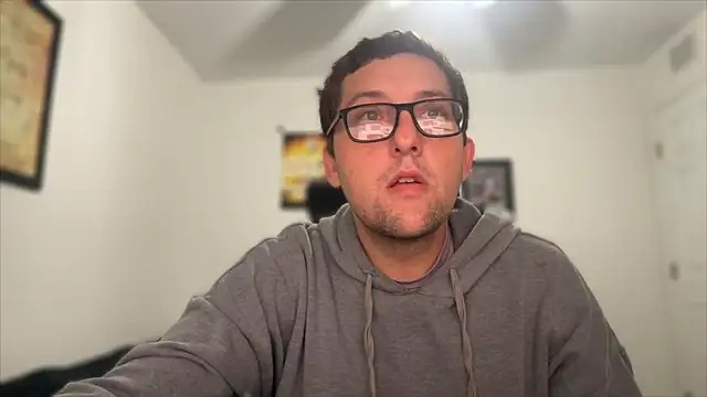 Snapshot of Milflover96 chatting on 11/25/25, 02:55 Milflover96 online show from 11/25/25, 02:55