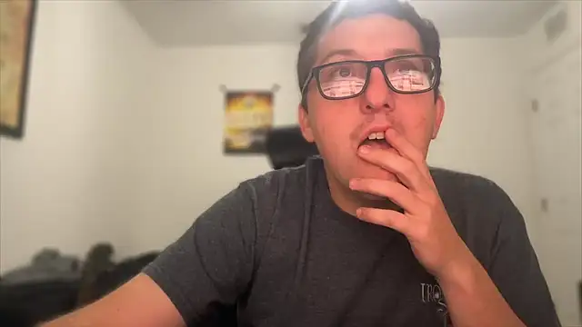 Snapshot of Milflover96 chatting on 11/26/25, 02:12 Milflover96 online show from 11/26/25, 02:12