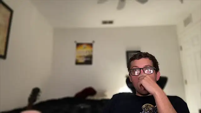 Snapshot of Milflover96 chatting on 12/03/25, 10:30 Milflover96 online show from 12/03/25, 10:30