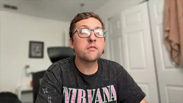 Snapshot of Milflover96 chatting on 02/21/26, 10:00 Milflover96 online show from 02/21/26, 10:00