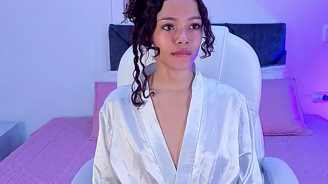 sara sharma  online show from 09/18/25, 01:24