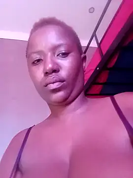 Snapshot of Coco_Nile chatting on 02/13/25, 05:58 Coco Nile online show from 02/13/25, 05:58