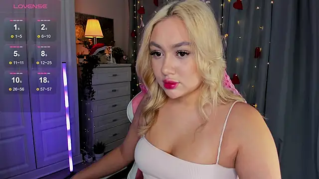 Snapshot of _Loneve__ chatting on 02/21/26, 03:35 Loneve online show from 02/21/26, 03:35