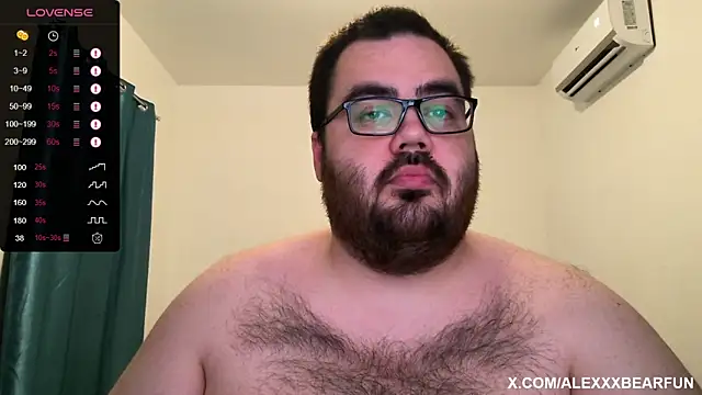 Snapshot of alexxxbear chatting on 12/17/25, 07:20 alexxxbear online show from 12/17/25, 07:20