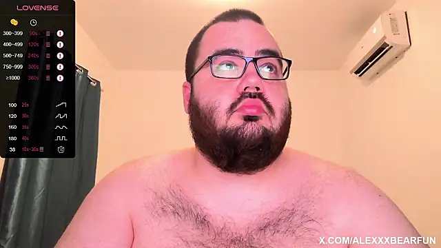 Snapshot of alexxxbear chatting on 01/11/26, 04:28 alexxxbear online show from 01/11/26, 04:28