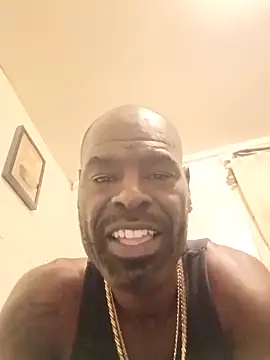 Snapshot of birdg chatting on 11/05/25, 07:03 birdg online show from 11/05/25, 07:03