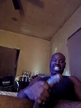 Snapshot of birdg chatting on 11/13/25, 06:18 birdg online show from 11/13/25, 06:18