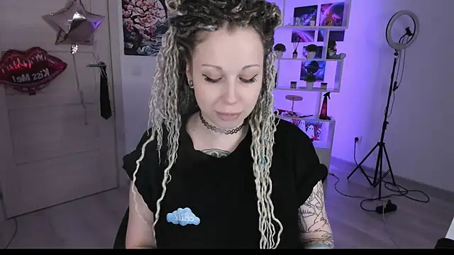 HoneySallyMoore online show from 10/01/25, 04:35