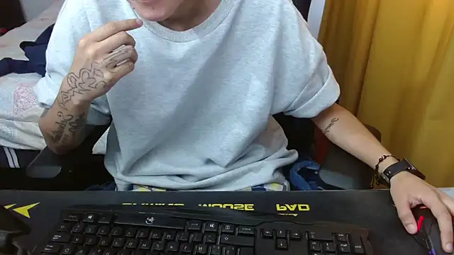 Snapshot of duo_peludoo chatting on 07/10/26, 04:42 duo peludoo online show from 07/10/26, 04:42