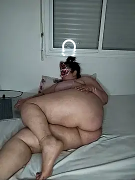 Snapshot of salma11125 chatting on 03/10/25, 10:45 salma11125 online show from 03/10/25, 10:45