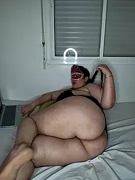 Snapshot of salma11125 chatting on 03/16/25, 10:53 salma11125 online show from 03/16/25, 10:53