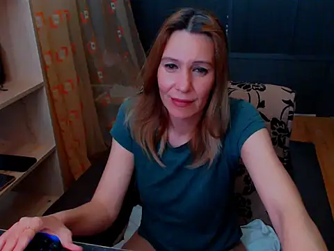 Snapshot of hannaha chatting on 04/02/26, 06:49 hannaha online show from 04/02/26, 06:49