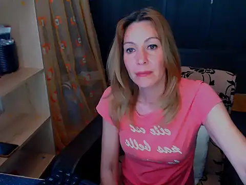 Snapshot of hannaha chatting on 04/07/26, 07:25 hannaha online show from 04/07/26, 07:25