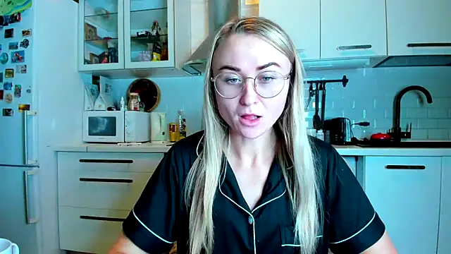 your Goddess Eva online show from 11/18/25, 08:46