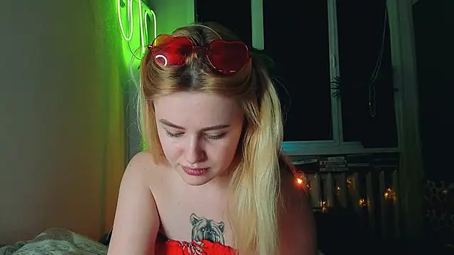 Alexa Pirs online show from 03/03/25, 08:32