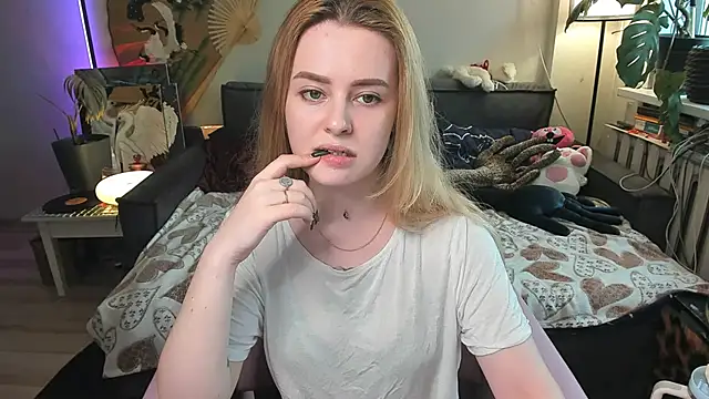 Alexa Pirs online show from 04/25/26, 01:14