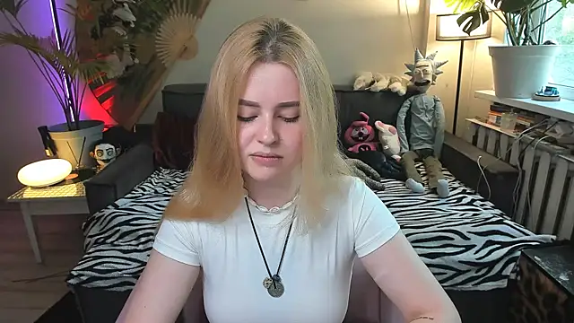 Snapshot of Alexa_Pirs chatting on 06/18/26, 11:03 Alexa Pirs online show from 06/18/26, 11:03