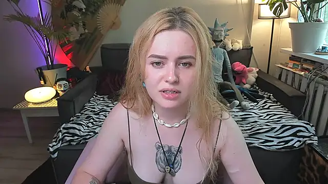 Alexa Pirs online show from 06/22/26, 01:41