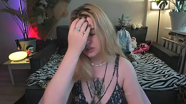 Alexa Pirs online show from 07/05/26, 02:46