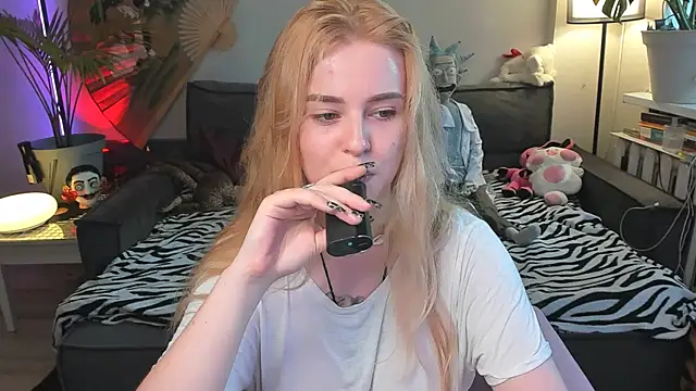 Alexa Pirs online show from 07/07/26, 02:43