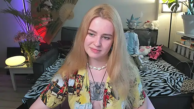 Alexa Pirs online show from 07/17/26, 02:45