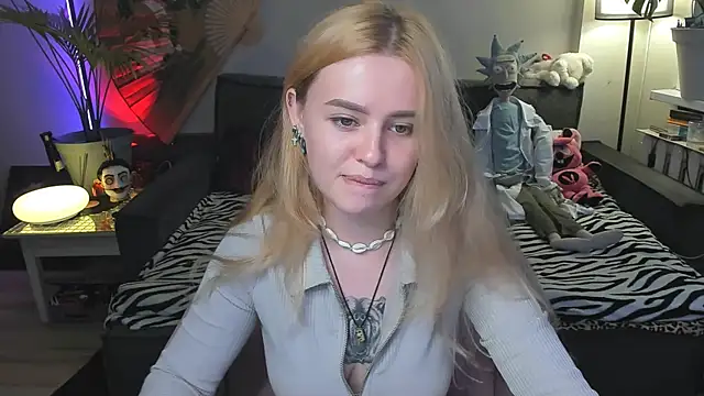 Alexa Pirs online show from 07/25/26, 04:48