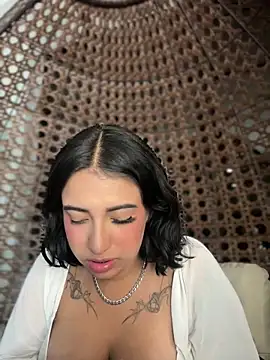 Scarlett-LS online show from 10/18/25, 02:36