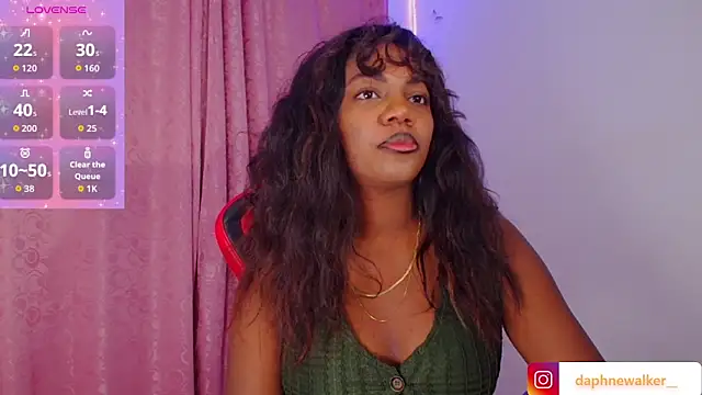 Snapshot of Daphnewalker__ chatting on 09/13/25, 04:23 Daphnewalker online show from 09/13/25, 04:23