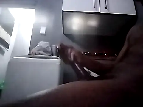 Snapshot of machinery98ron chatting on 10/21/25, 02:12 machinery98ron online show from 10/21/25, 02:12