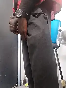 Snapshot of machinery98ron chatting on 12/17/25, 09:15 machinery98ron online show from 12/17/25, 09:15