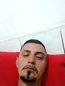 Snapshot of Guputinho chatting on 11/08/25, 02:56 Guputinho online show from 11/08/25, 02:56