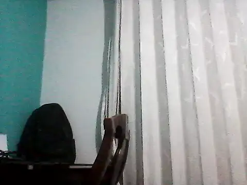 Snapshot of Luiyi1997 chatting on 02/13/25, 02:45 Luiyi1997 online show from 02/13/25, 02:45