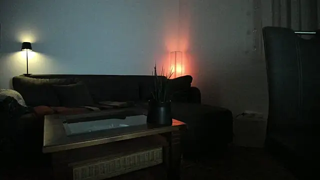 Snapshot of molicaremolicare chatting on 10/26/25, 04:51 molicaremolicare online show from 10/26/25, 04:51