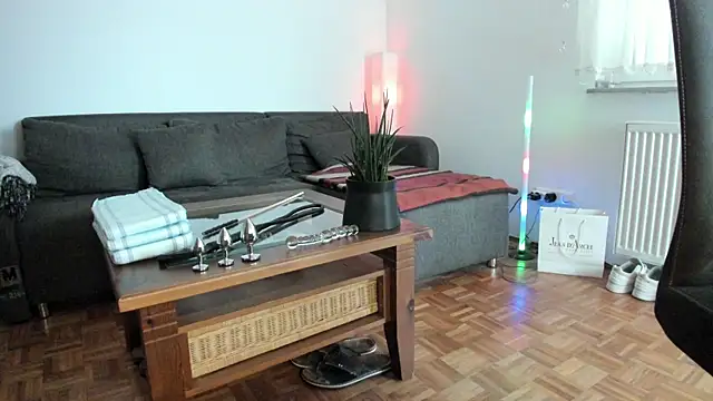 Snapshot of molicaremolicare chatting on 12/05/25, 10:57 molicaremolicare online show from 12/05/25, 10:57