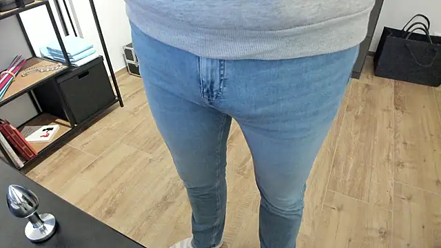 Snapshot of molicaremolicare chatting on 02/11/26, 05:29 molicaremolicare online show from 02/11/26, 05:29